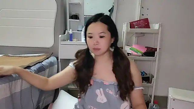 Snapshot of F-Yingying chatting on May 25, 2026, 3:11 pm F-Yingying online show from May 25, 2026, 3:11 pm