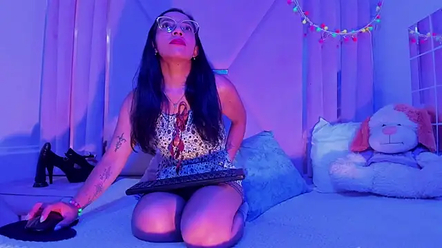 Feetfeticheh online show from May 16, 2026, 1:32 pm