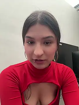 Agatha Whitmore online show from May 14, 2026, 7:33 pm