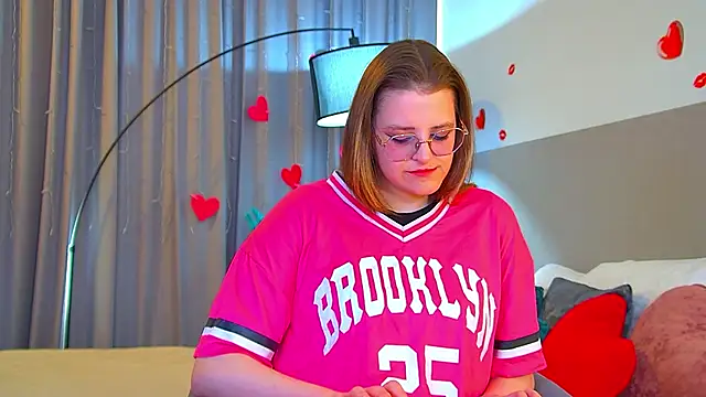 AlexaAvery online show from May 26, 2026, 6:33 am