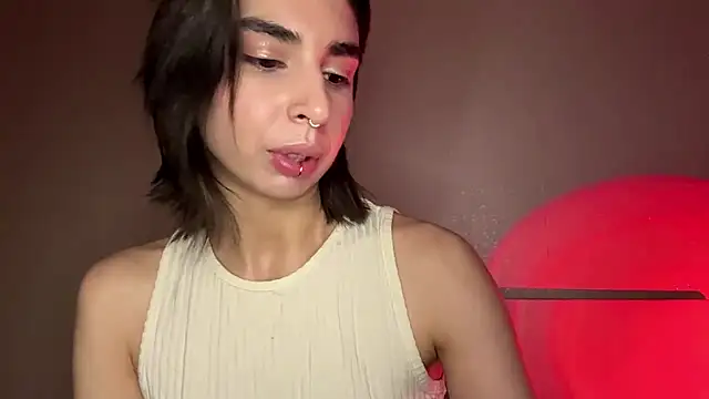 JessiaRuezga online show from May 15, 2026, 12:36 pm