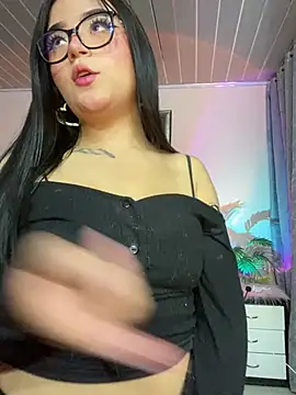 Lana Hands online show from June 3, 2026, 5:52 am