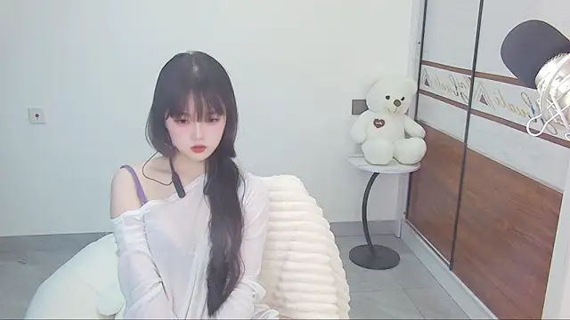Evil-Bunny007 online show from May 16, 2026, 10:14 am