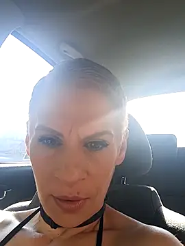 KittyDesiree online show from June 9, 2026, 3:13 pm