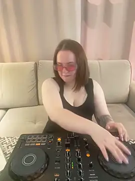 Joan Taylor1 online show from June 6, 2026, 11:59 am