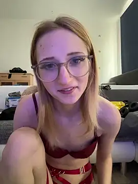 LauraundSteve  online show from June 3, 2026, 3:06 pm