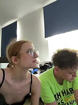 LauraundSteve  online show from July 8, 2026, 5:02 pm