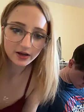 LauraundSteve  online show from May 20, 2026, 2:36 pm