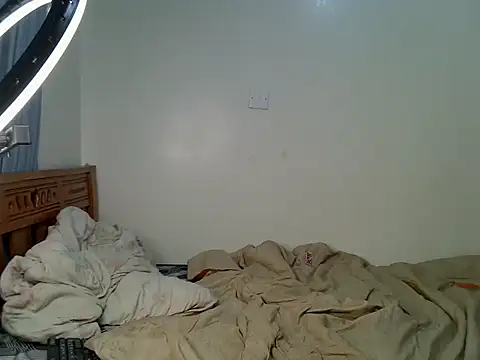 Sexxysue1 online show from May 15, 2026, 5:11 pm