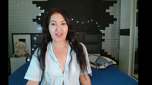 Ada Vera online show from July 22, 2026, 1:02 pm