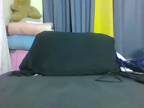petite hottie online show from June 18, 2026, 6:57 pm