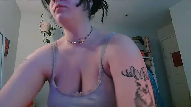 prettybird06 online show from June 24, 2026, 8:06 pm