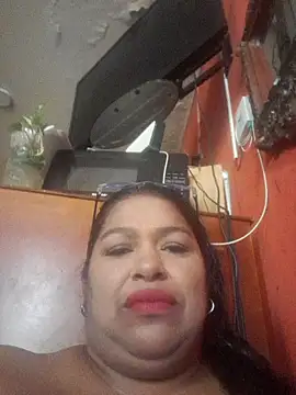 Megansquirt69 online show from May 28, 2026, 9:32 pm
