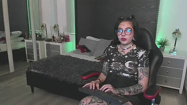 Snapshot of inkedsinners_ chatting on May 20, 2026, 12:35 pm inkedsinners online show from May 20, 2026, 12:35 pm