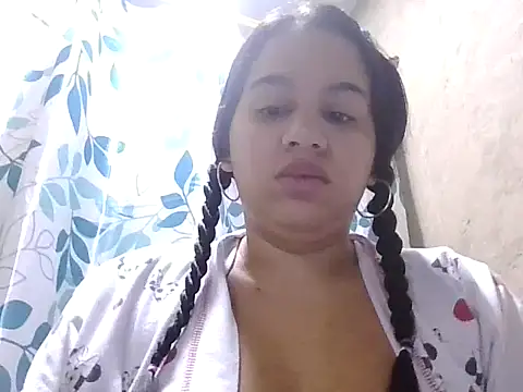 tifanny27 online show from May 28, 2026, 1:06 pm