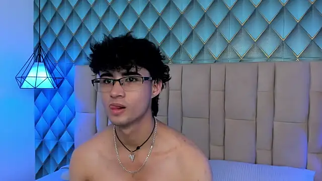 Sofia-Ethan online show from July 16, 2026, 7:22 pm