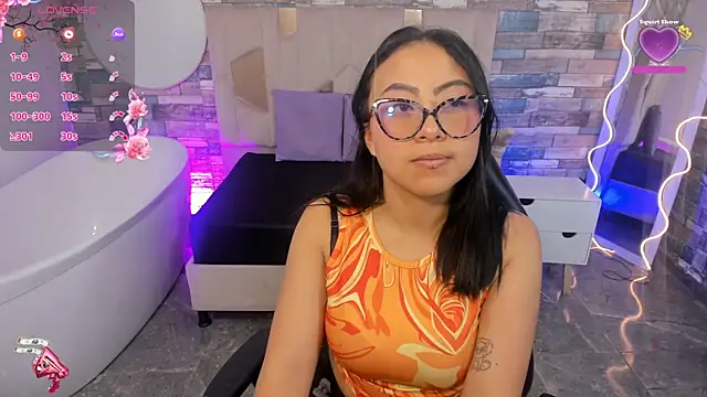 Amhira Tay online show from July 27, 2026, 7:32 pm
