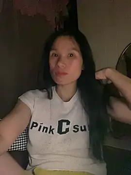 MinHiNi2 online show from May 17, 2026, 4:07 pm