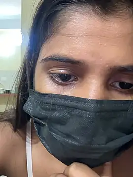 Snapshot of Poonam-Ray chatting on July 6, 2026, 6:31 am Poonam-Ray online show from July 6, 2026, 6:31 am