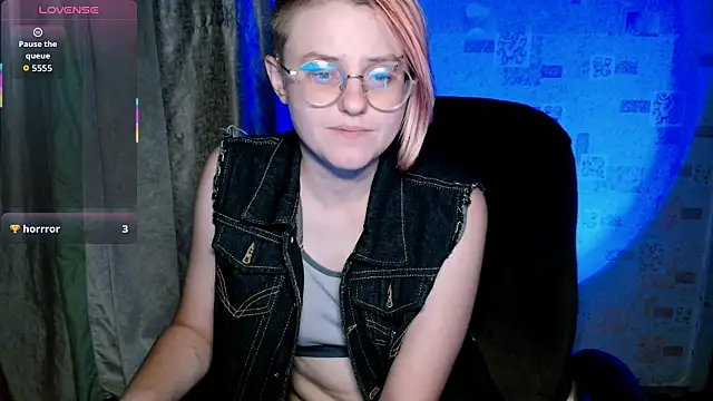  Freya    online show from July 24, 2026, 4:47 pm