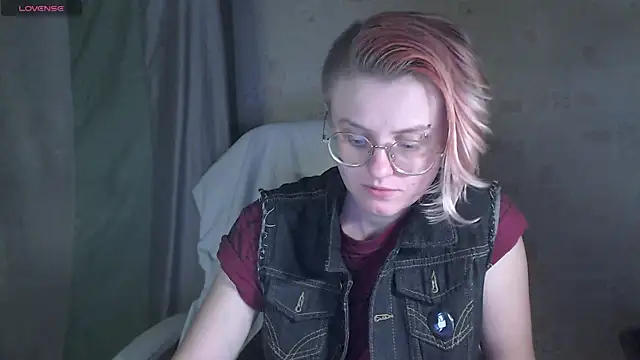   Freya    online show from July 17, 2026, 1:08 pm