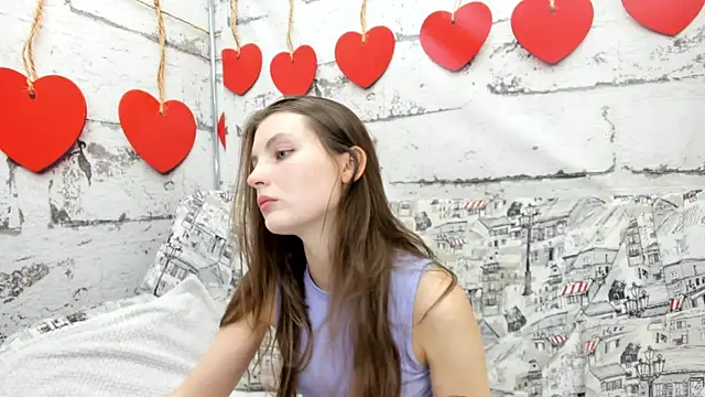 Shyly  Lisa online show from June 26, 2026, 1:22 am