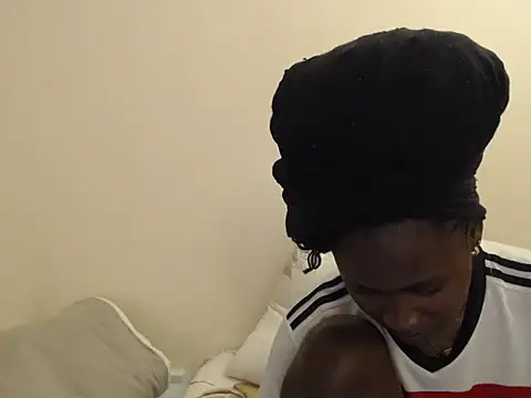 Snapshot of hyacinth_b chatting on June 7, 2026, 6:40 am hyacinth b online show from June 7, 2026, 6:40 am