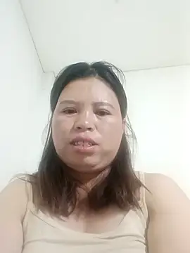 -Yeyi- online show from June 4, 2026, 10:14 pm