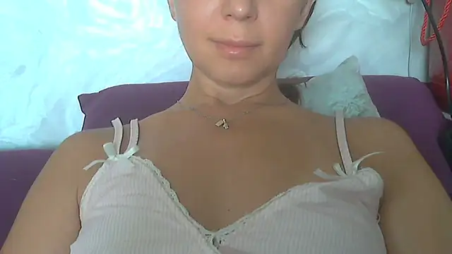 Bella--White online show from July 31, 2026, 6:13 am
