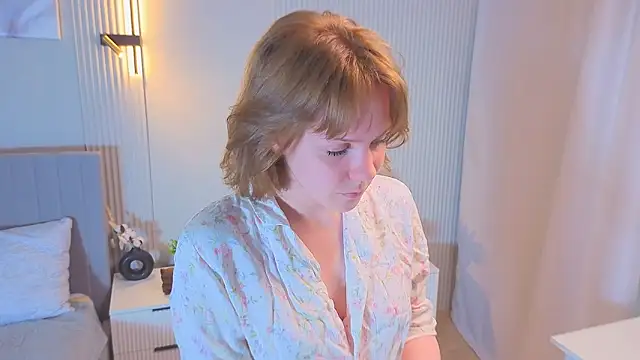 Snapshot of marilynie chatting on May 28, 2026, 6:10 am marilynie online show from May 28, 2026, 6:10 am