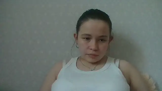 RiaLowelyt online show from June 11, 2026, 9:39 am