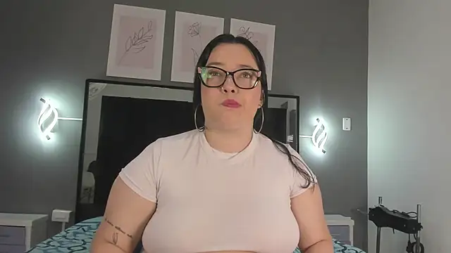 Snapshot of zoe_curvyy chatting on July 17, 2026, 12:35 pm zoe curvyy online show from July 17, 2026, 12:35 pm