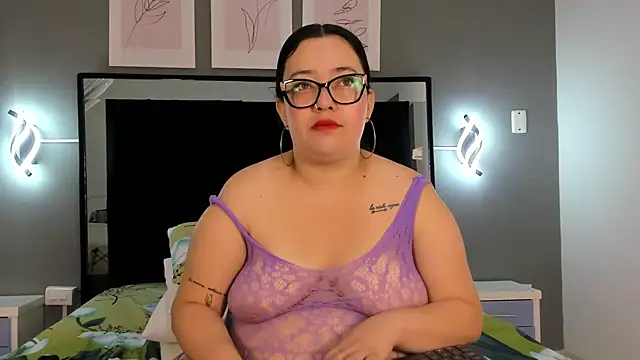 Snapshot of zoe_curvyy chatting on July 3, 2026, 12:11 pm zoe curvyy online show from July 3, 2026, 12:11 pm
