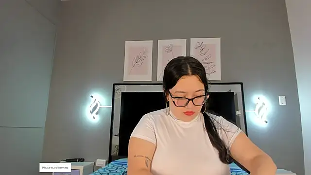 Snapshot of zoe_curvyy chatting on June 17, 2026, 12:15 pm zoe curvyy online show from June 17, 2026, 12:15 pm