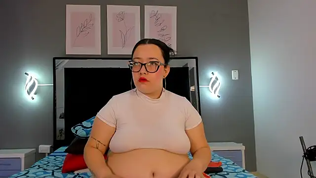 Snapshot of zoe_curvyy chatting on July 1, 2026, 12:16 pm zoe curvyy online show from July 1, 2026, 12:16 pm