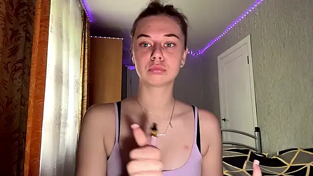 HoneysPiee online show from July 30, 2026, 9:41 am
