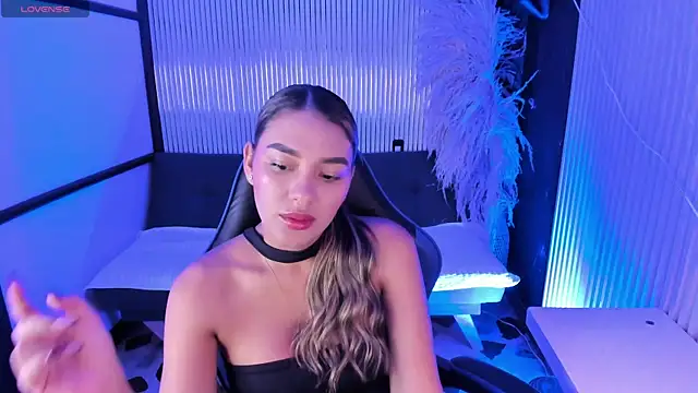 SophieWatson  online show from June 20, 2026, 1:49 pm