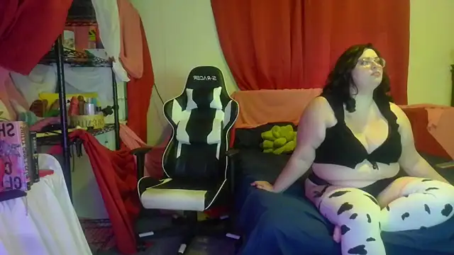 Snapshot of squishkink chatting on May 22, 2026, 3:32 pm squishkink online show from May 22, 2026, 3:32 pm