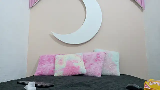 Snapshot of SamanthaLaurent chatting on May 31, 2026, 7:25 pm SamanthaLaurent online show from May 31, 2026, 7:25 pm