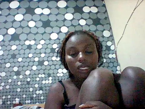 liligal online show from June 17, 2026, 7:57 pm