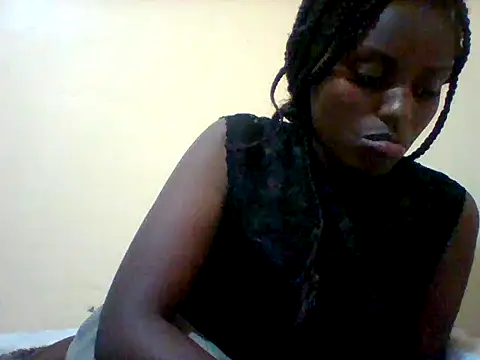 liligal online show from May 17, 2026, 7:58 pm