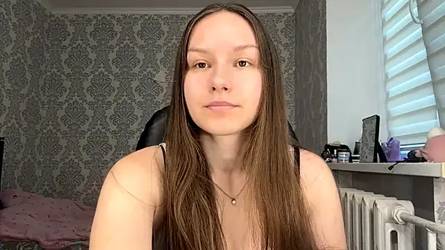 ShaylaChong online show from July 1, 2026, 4:02 am