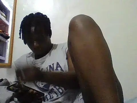 yourdreamgirlT online show from June 4, 2026, 12:48 am