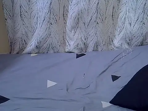 Snapshot of petite_pretti chatting on June 3, 2026, 2:33 pm petite pretti online show from June 3, 2026, 2:33 pm