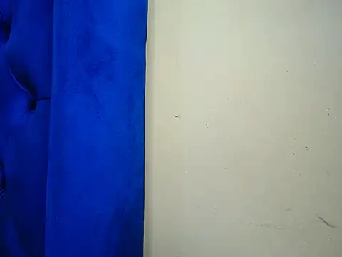 Petitebaibe23 online show from May 22, 2026, 1:36 am
