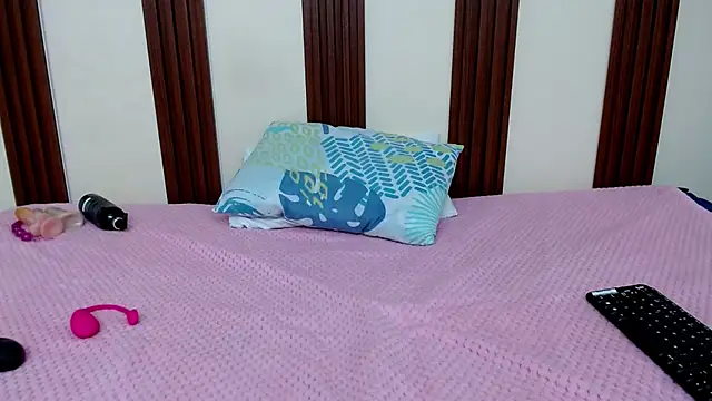 skinnykattylush19 online show from June 19, 2026, 6:19 am