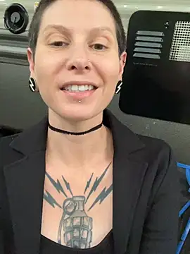LaFemmeCyberObscura online show from June 18, 2026, 7:41 pm