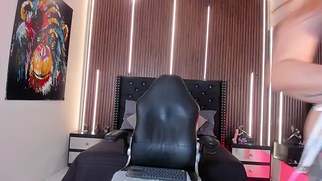 BiancaFerrerr1 online show from May 24, 2026, 12:27 pm