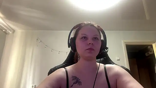 Redhair girl online show from May 27, 2026, 2:13 pm