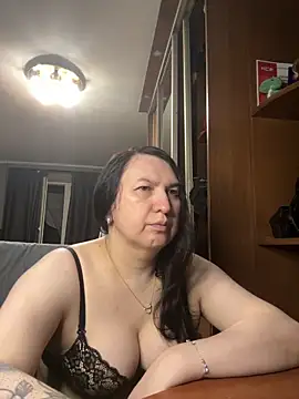 EvaBeautyXxX online show from June 13, 2026, 10:51 pm